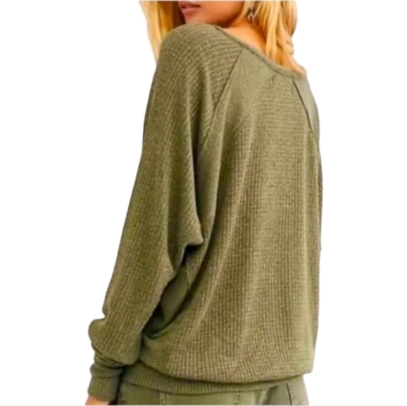 Free People Santa Clara Thermal Oversize Top in Ferngully Size Medium NWT - Picture 4 of 9